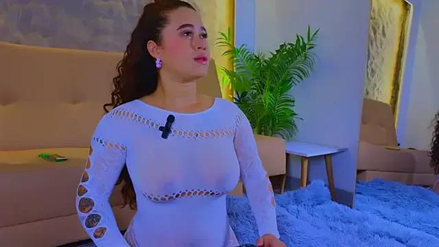 Freechat Isa__Blanc on StripChat