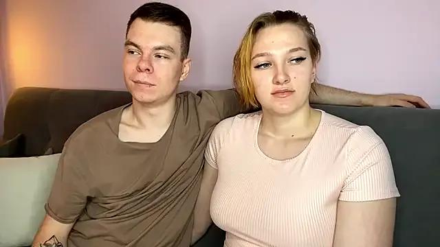 Freechat julielourens on StripChat