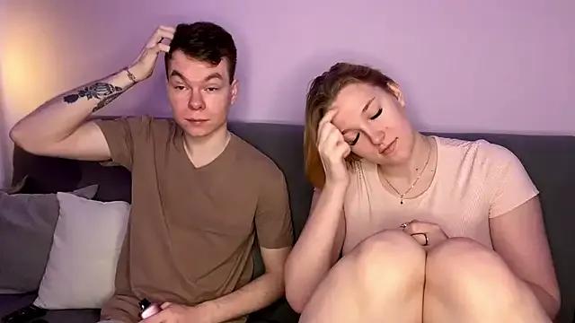 Freechat julielourens on StripChat