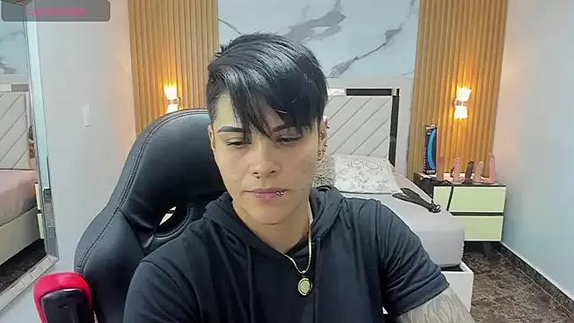 Freechat KAROLLJONES1 on StripChat