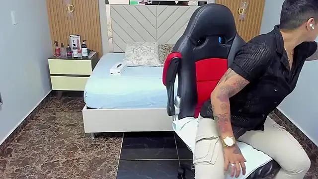 Freechat KAROLLJONES1 on StripChat