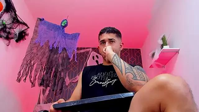 Freechat king_falconer on StripChat