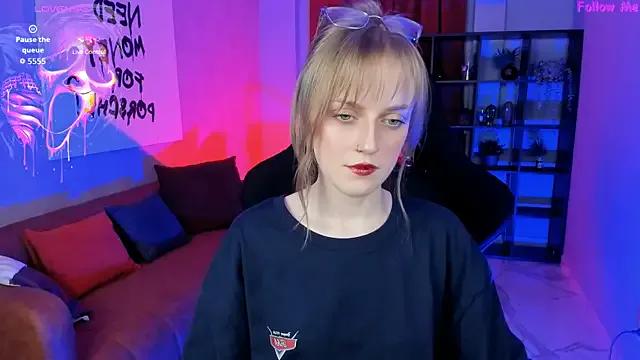 Freechat KiraMontoya on StripChat