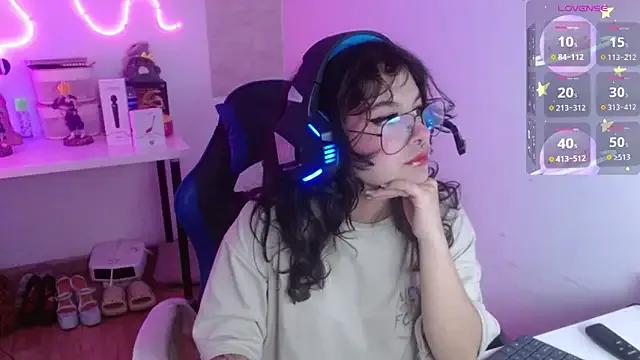 Freechat larah_uwu on StripChat