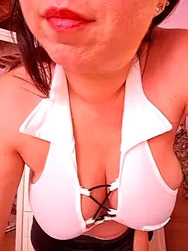 Freechat latuabirba on StripChat