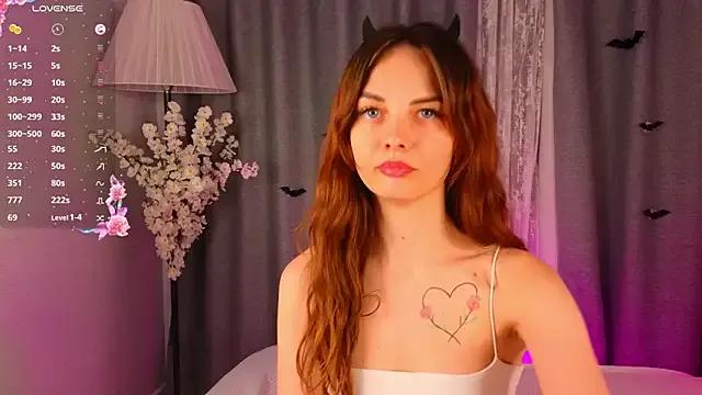 Freechat LisaDrake on StripChat