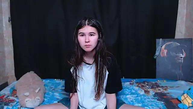 Freechat litle_owl on StripChat