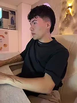 Freechat Logan_smith1 on StripChat