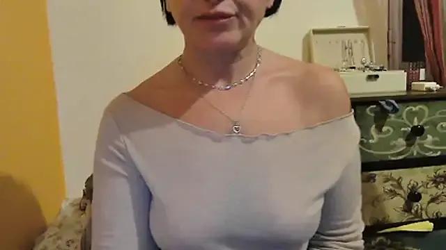 LovelyMia- — Freechat on StripChat