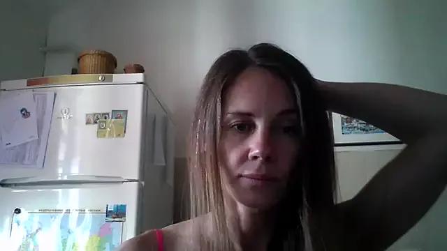 Freechat LucieMack on StripChat