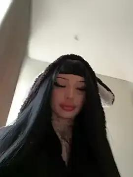 Freechat madelinexx on StripChat