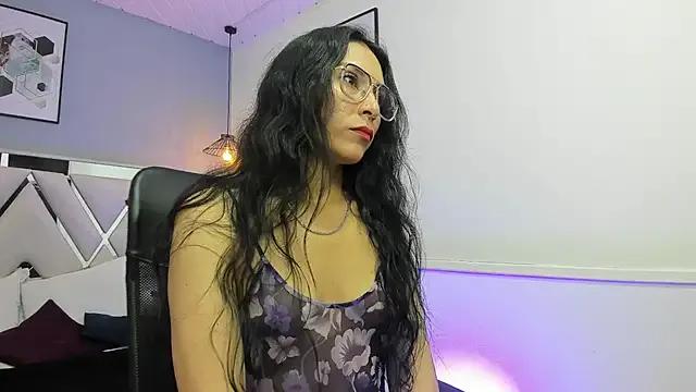 Freechat Maite_black on StripChat