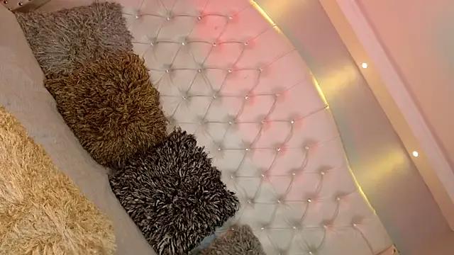 Freechat MariahMendezz on StripChat