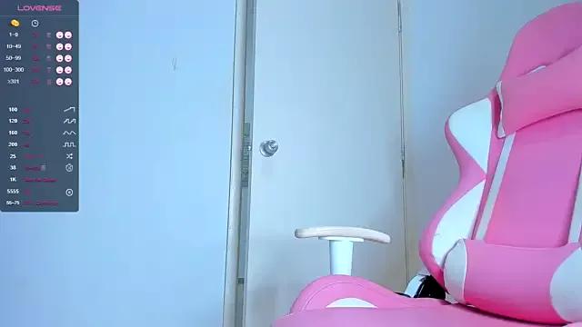 Freechat Maxim-Walker on StripChat