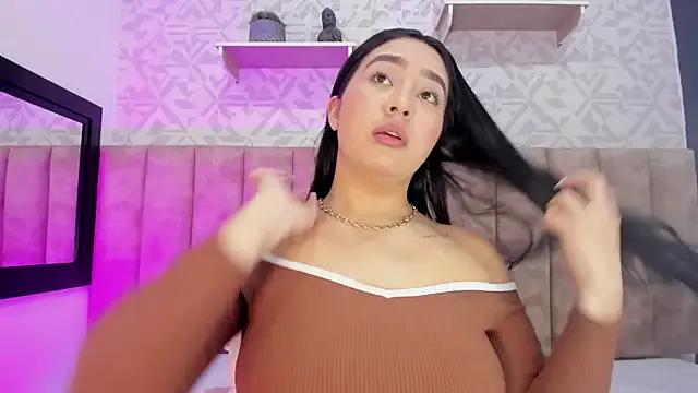 StripChat MelinaCruz is Freechat MelinaCruz — CAMELTOE + RUB OVER PANTY MY CLIT