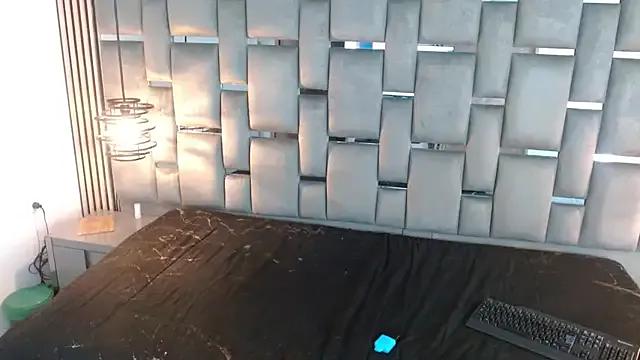 Freechat Memi_xxx on StripChat