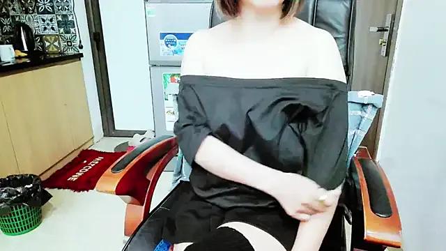 StripChat Miu-Le is Freechat Miu-Le — xin hy cng ti phun nc xut tinh nhe