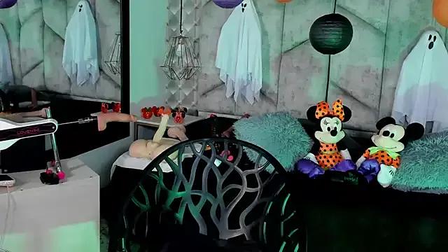 Freechat NiicolleMiller on StripChat