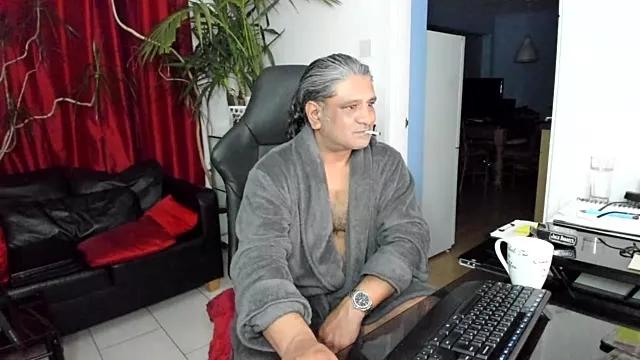 Freechat OnlineBossUK on StripChat