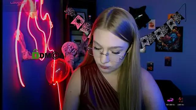 Freechat playful_sophie on StripChat