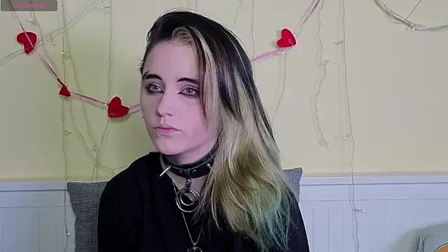 Freechat PortiaHedge on StripChat