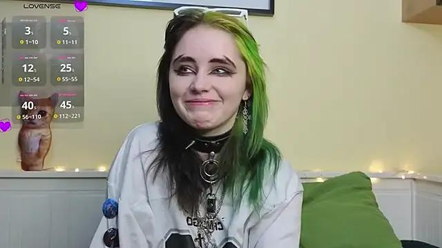 Freechat PortiaHedge on StripChat