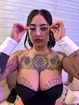 Freechat Rae_Lil_White on StripChat