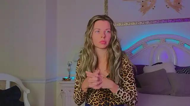 Freechat Real_Tini on StripChat