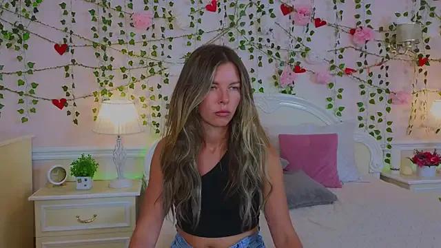 Freechat Real_Tini on StripChat