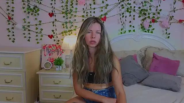 Freechat Real_Tini on StripChat