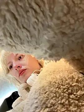 Freechat RonnieKiss on StripChat