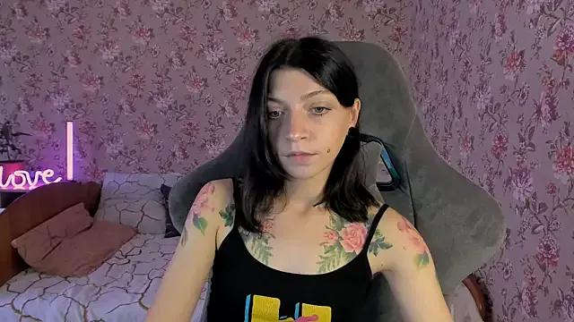 Freechat roselolly on StripChat