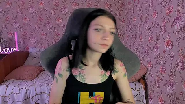 Freechat roselolly on StripChat