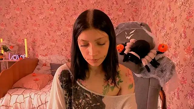 Freechat roselolly on StripChat