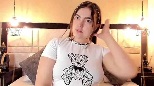 StripChat RousseWalker is Freechat RousseWalker — spread legs and flash pussy