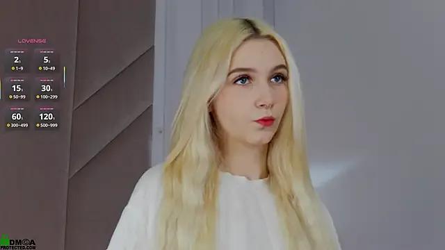 StripChat SaraHearts is Freechat SaraHearts — Drop panties