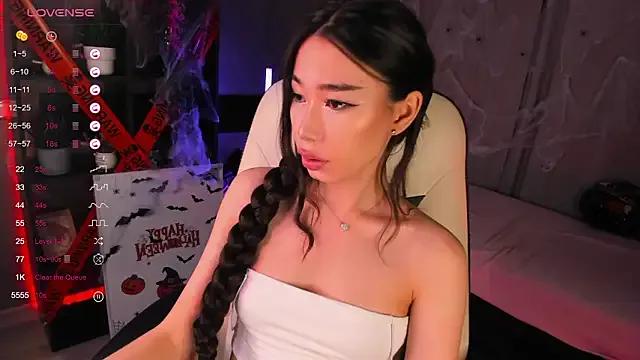 Freechat sensualily on StripChat