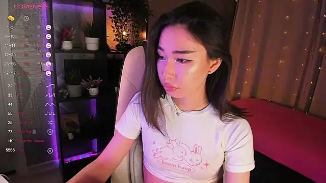 Freechat sensualily on StripChat