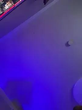 Freechat sexymelli18 on StripChat