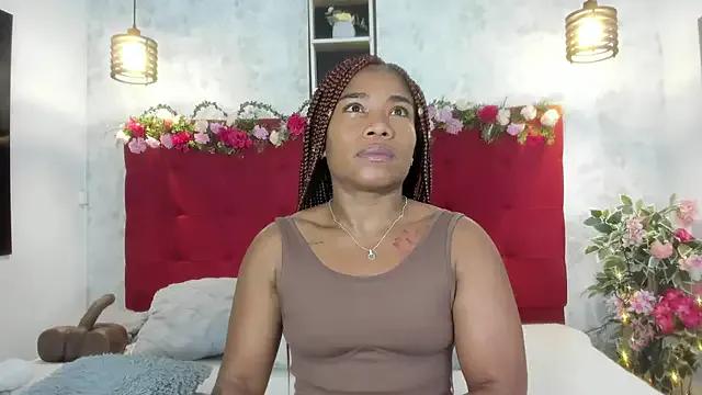 StripChat SilvannaFit is Freechat SilvannaFit — Lick my biceps & spit my small tits