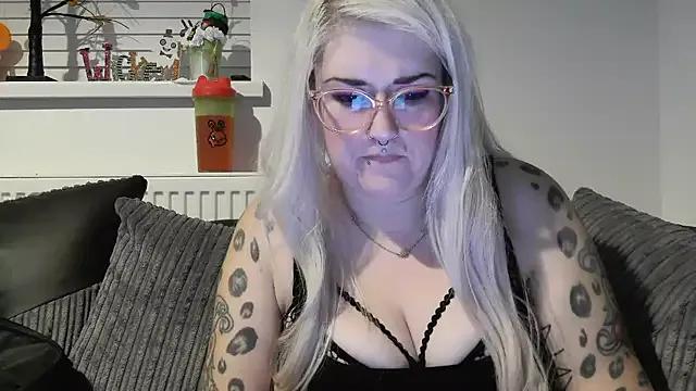 Freechat Sizzling_Indie36 on StripChat