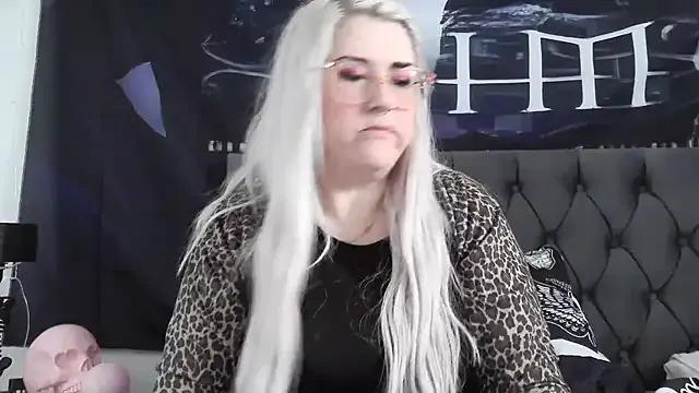 Freechat Sizzling_Indie36 on StripChat