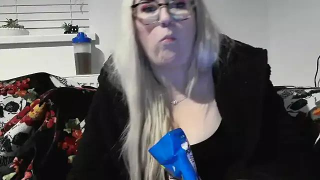 Freechat Sizzling_Indie36 on StripChat