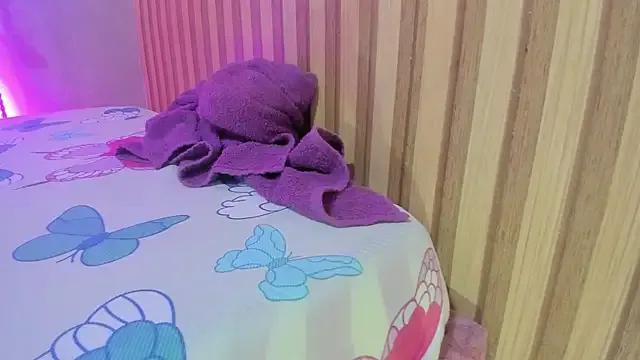 Freechat violet_taylor_ on StripChat