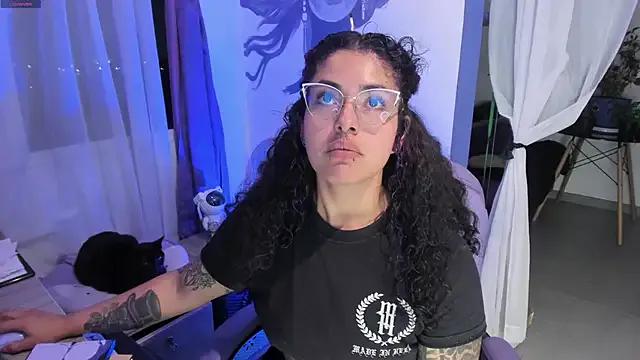 Freechat witchviolet on StripChat