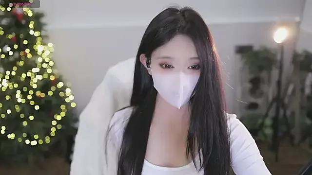 yaya_1888 on StripChat 