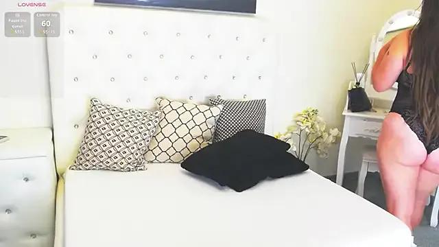 Freechat Ysabell01 on StripChat