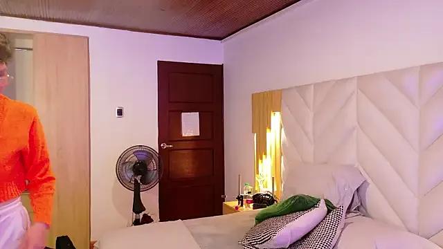 Freechat Zafiro_Gem_ on StripChat