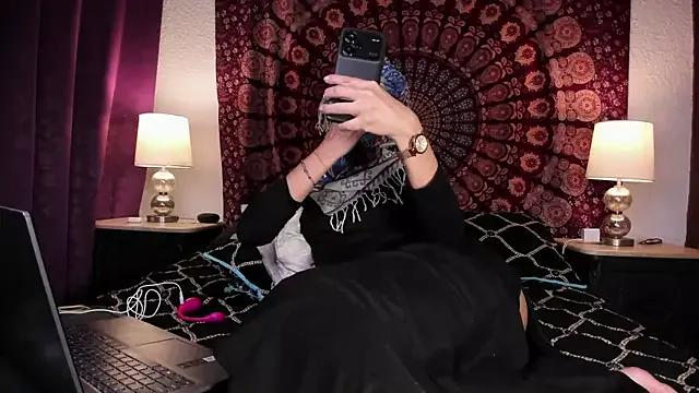 Freechat Zahra_Elena on StripChat